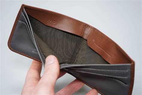 bellroy hide and seek wallet review